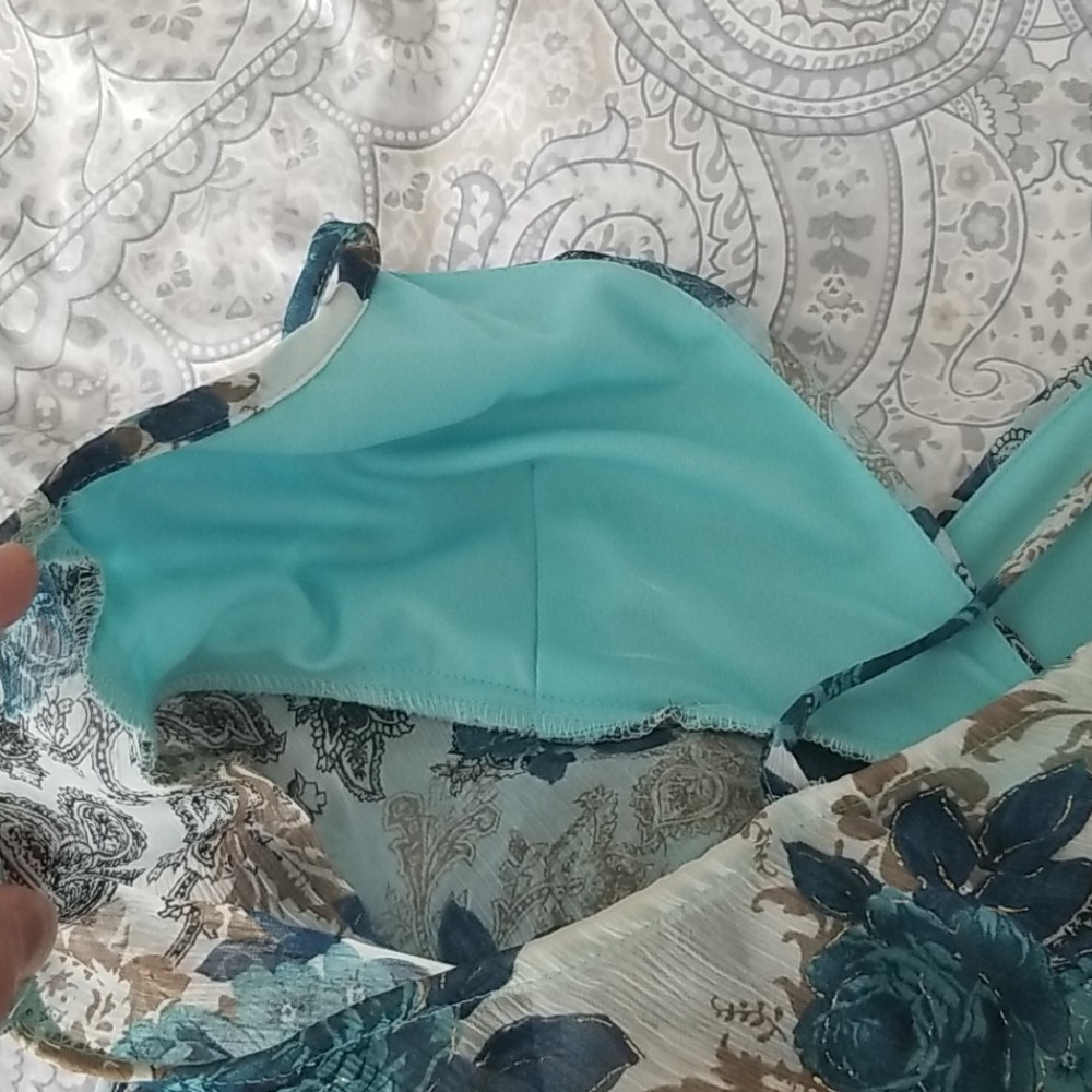 Beautiful Blue Floral Summer Top - Picture 7 of 8